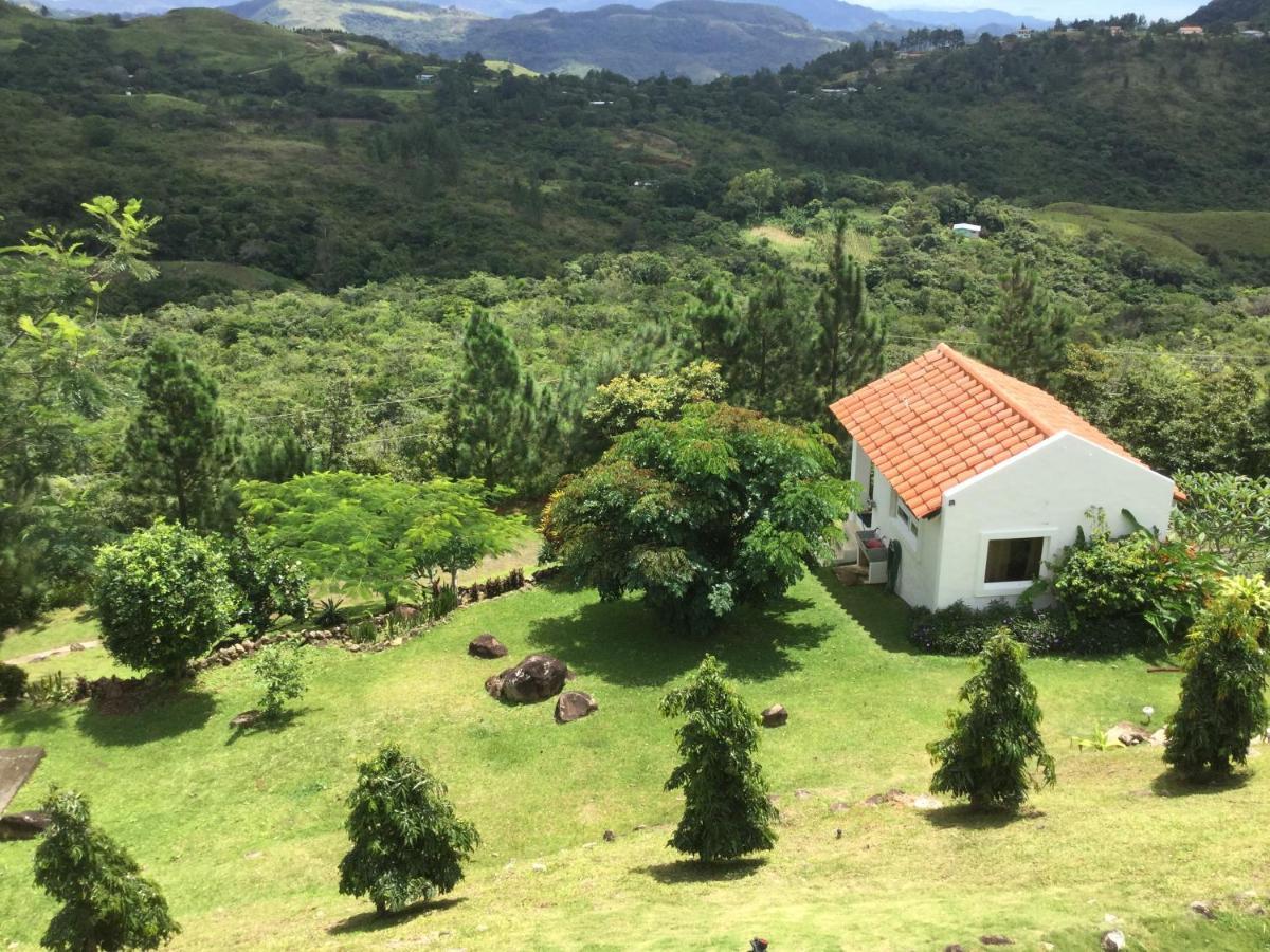 Hawk's Nest Bed&Breakfast La Laguna de San Carlos Exterior foto